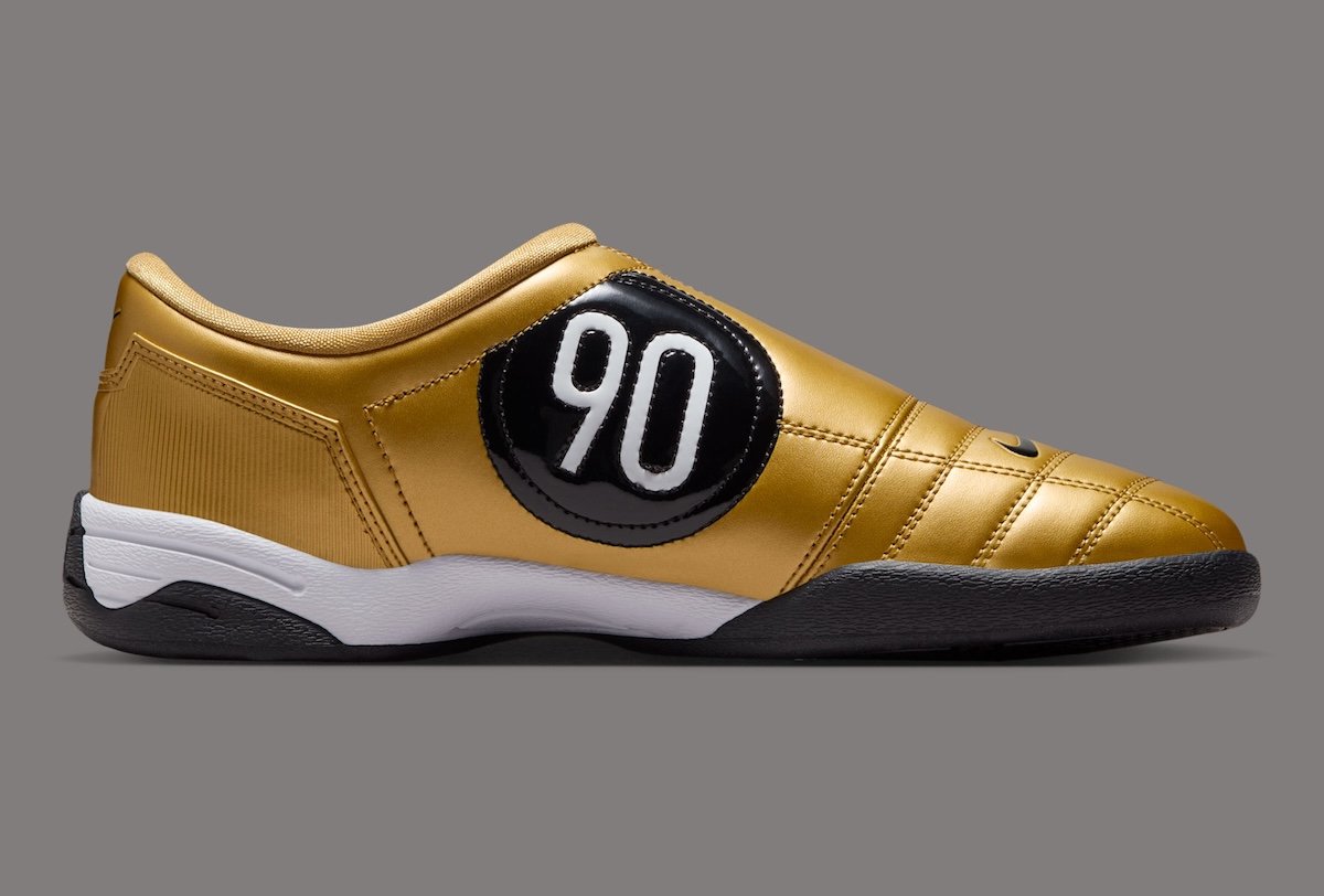 NIKE TOTAL 90 SNEAKER Goud