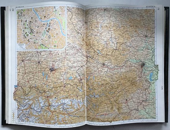 The Times Comprehensive Atlas of the World : Times Atlases