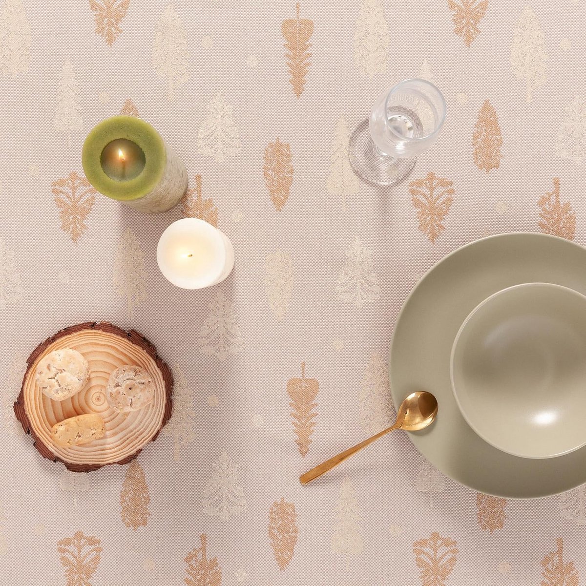 Luxe Jacquard Tafelkleed Rechthoekig met Bloemenpatroon en Gouden Accent voor Kerst