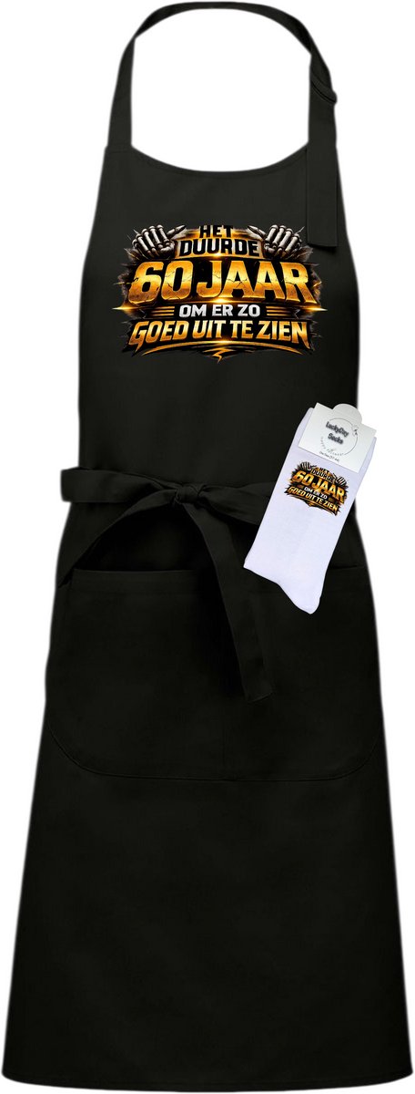 Keukenschort en sokken met tekst - Giftset - Goud het duurde 60 jaar - Moederdag - Vaderdag - Zwart - Verstelbaar - Cadeau idee - Verjaardag - Cadeau dames en heren - Liefste Opa en Oma cadeau - Kerst cadeau - Grappig cadeau - Onesize