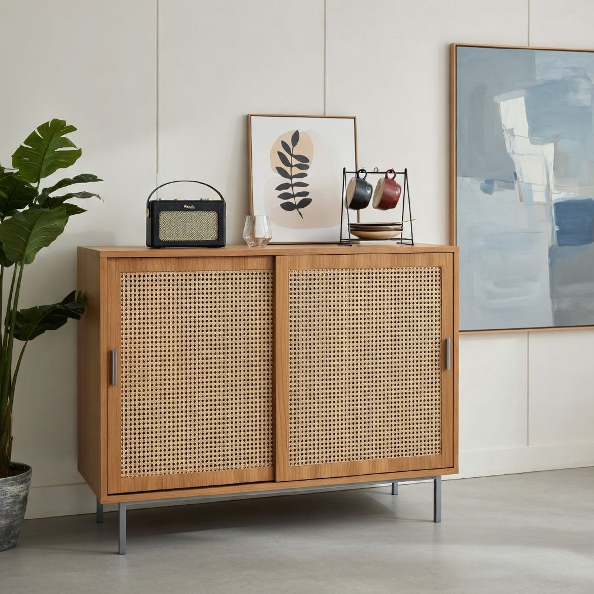 Landhuis Stijl Sideboard – Opbergkast met 2 Schuifdeuren en Verstelbare Planken, Woonkamer en Eetkamer Commode, Robuust Samengesteld Hout, Bruin/Walnoot, 100x37x90 cm Novihome