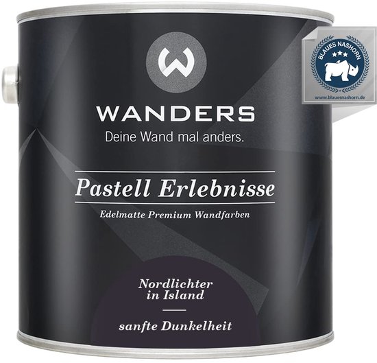 Zwart blik verf met de tekst 'WANDERS Deine Wand mal anders. Pastell Ergebnisse Edelmatte Wandfarben' en 'Nordlichter in Iceland sanfte Dunkelheit'. Met een rond logo 'BLAUES NASHORN'.