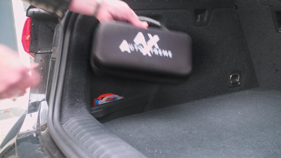 AutoXtreme Jumpstarter en Starthulp voor Auto 12V - Boost Mini 3750 - 620 CCA - met Force Start