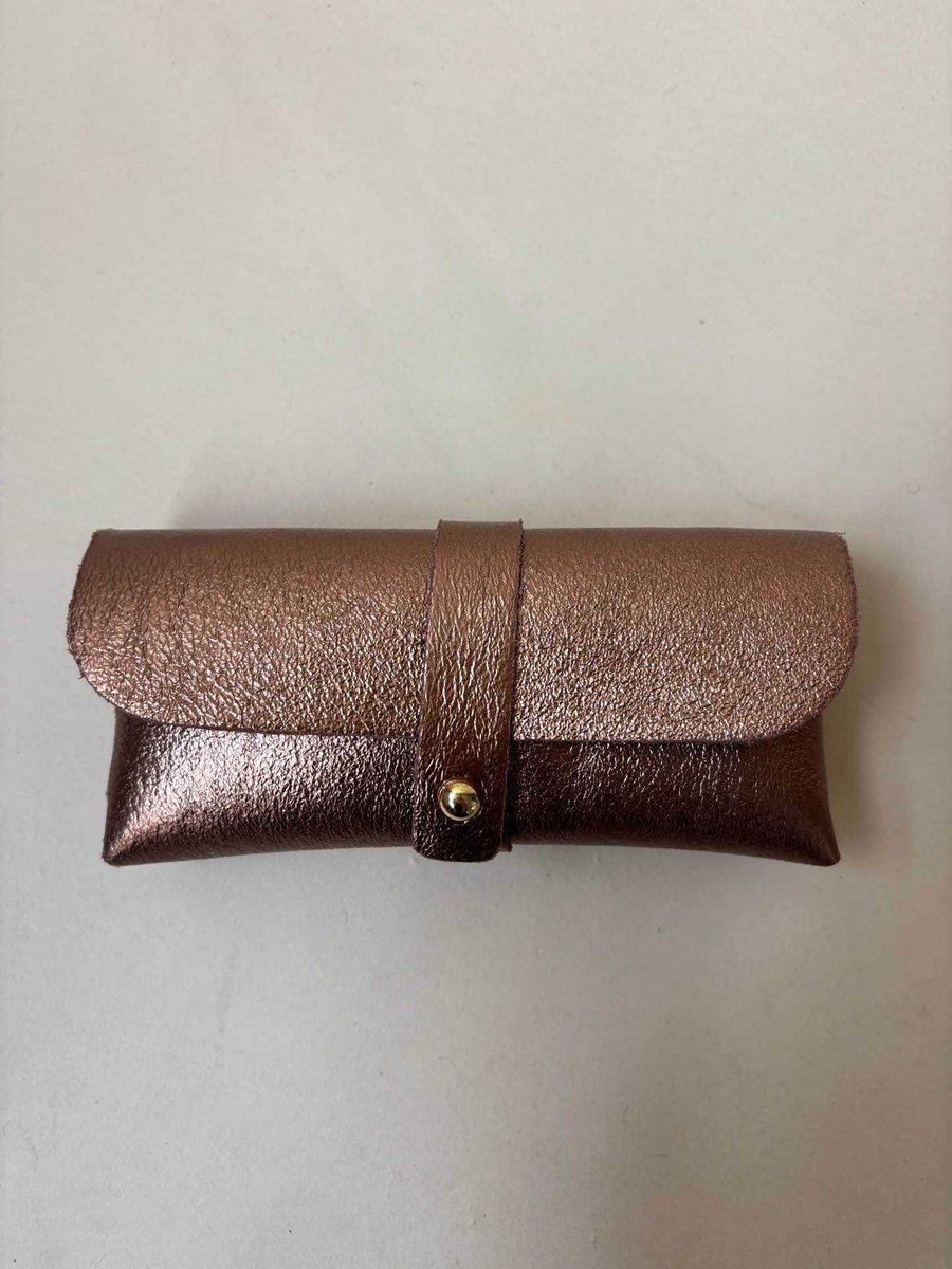 Zonnebrilhoes Koper | Copper Metallic - Echt leer 100% - 16 x 8 cm - Accessoire - Zonnebril - Modern - Hip - Trendy - Trendsetter Wauw - Fashion Trending Gadget - Sunglasses Wallet - Zon - Lente Zomer - Accessoires - Dames Heren - Kind - Brillenkoker