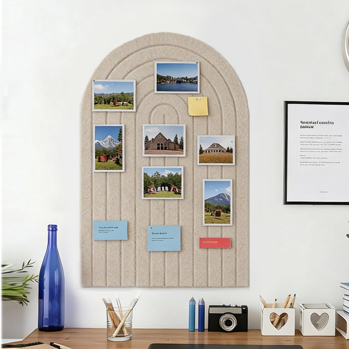Vilt prikbord 40 x 60 cm met punaises - Zelfklevend boogvormig memo bord - Prikbord voor aan de muur - School, thuis en kantoor - Arch design - Donkere kameel