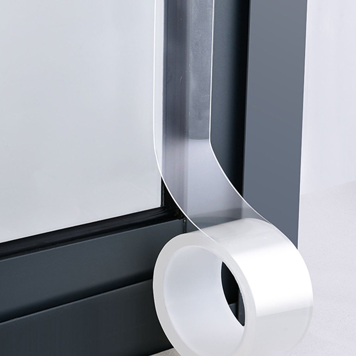 Tochtstopper voor Deuren en Ramen — 50 mm x 5 m — Zelfklevende Afdichtingstape — Tochtband — Waterdicht en Weerbestendig — Transparant — Voor Anti-Wind, Stof en Koude Lucht