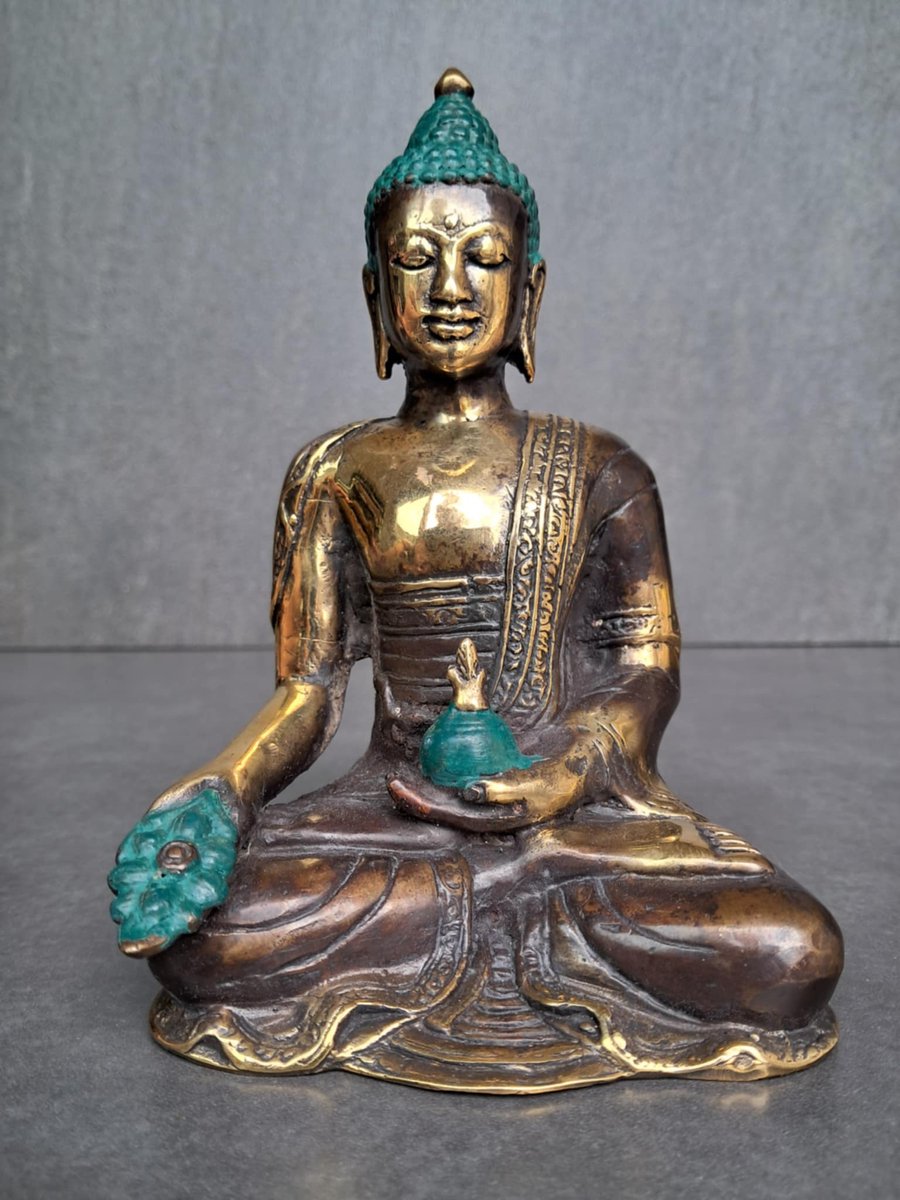 Statue de Bouddha médecine en bronze/brun vert/Varada Mudra