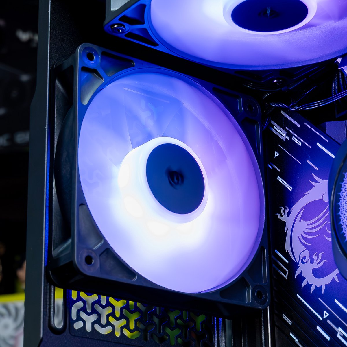 FlowUP Nautilus - Gaming PC - AMD Ryzen 7 9850X3D - NVIDIA RTX 5080 16GB - 32GB DDR5 RAM - 2TB - Waterkoeling thumbnail 5