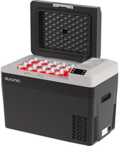 Zwarte en grijze Auronic koelbox, open, gevuld met 18 blikjes frisdrank.