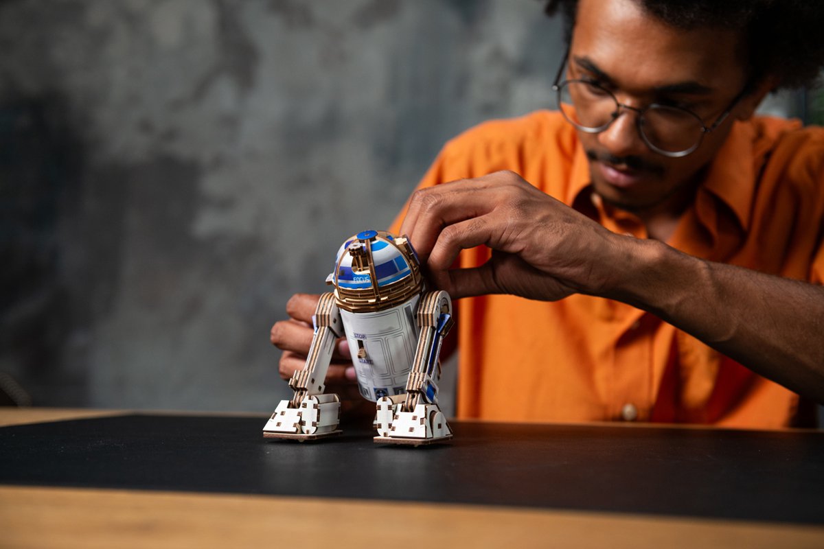 UGEARS 3D Modelbouw - R2-D2 - Star Wars - Mechanisch Bouwpakket Hout - Educatief Speelgoed — afbeelding 20