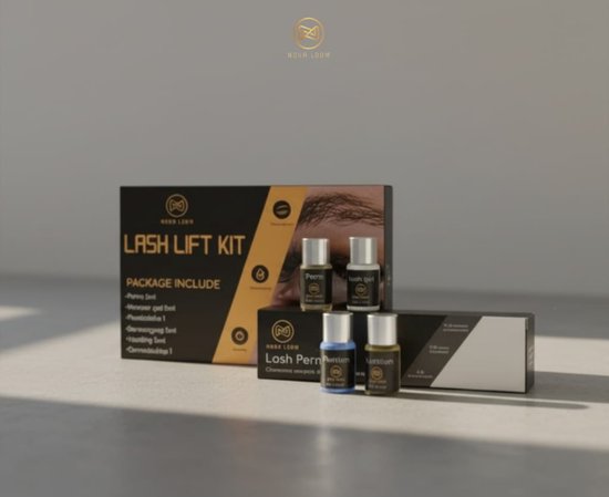 Lash Lift Kit met vier kleine flesjes met zilveren dop, twee grote flacons en een doos met wimperafbeelding.
