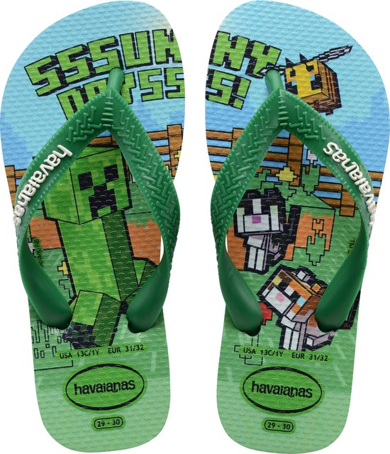 Groene Havaianas slippers met opdruk van Minecraft Creeper, bijen en katten. De bandjes zijn groen.