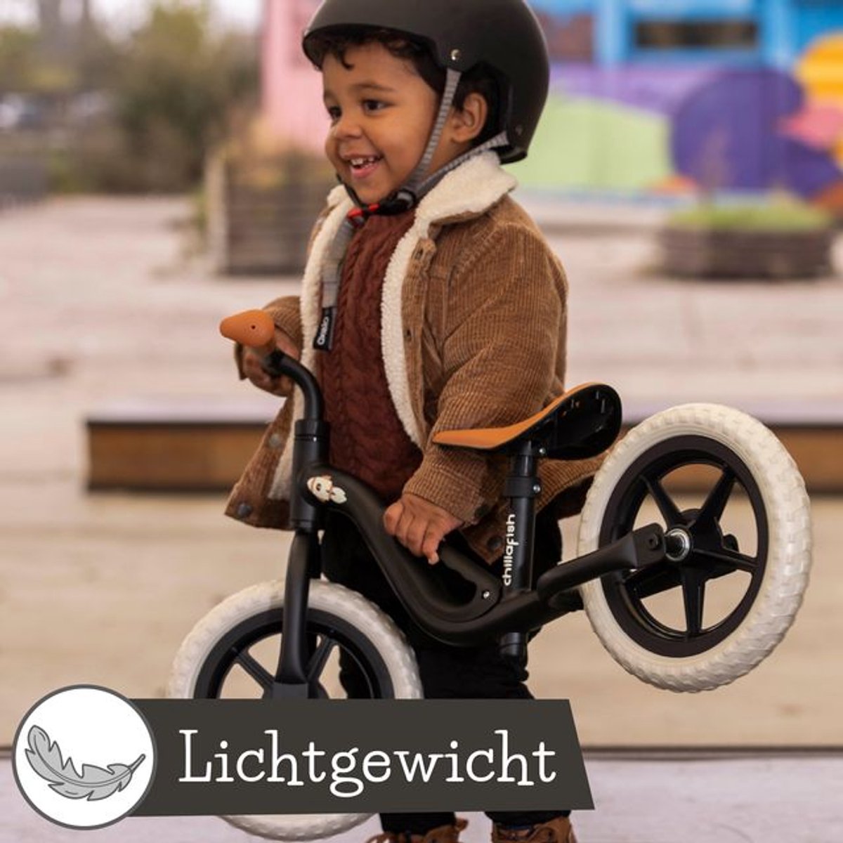Chillafish Loopfiets 2 jaar - Lichtgewicht met verstelbaar zadel en stuur - Zwart - Loopfiets voor jongens en meisjes tot 4 jaar met handvat om te dragen en anti lek banden - Model Charlie — afbeelding 5