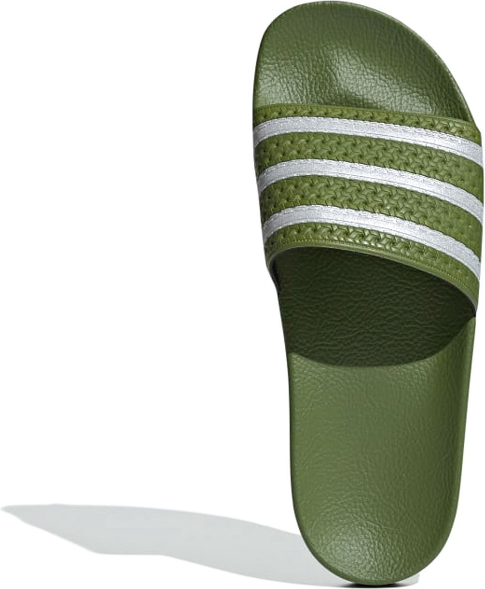 adidas ADILETTE Heren Slippers - Tech Olive/Ftwr White/Tech Olive | bol