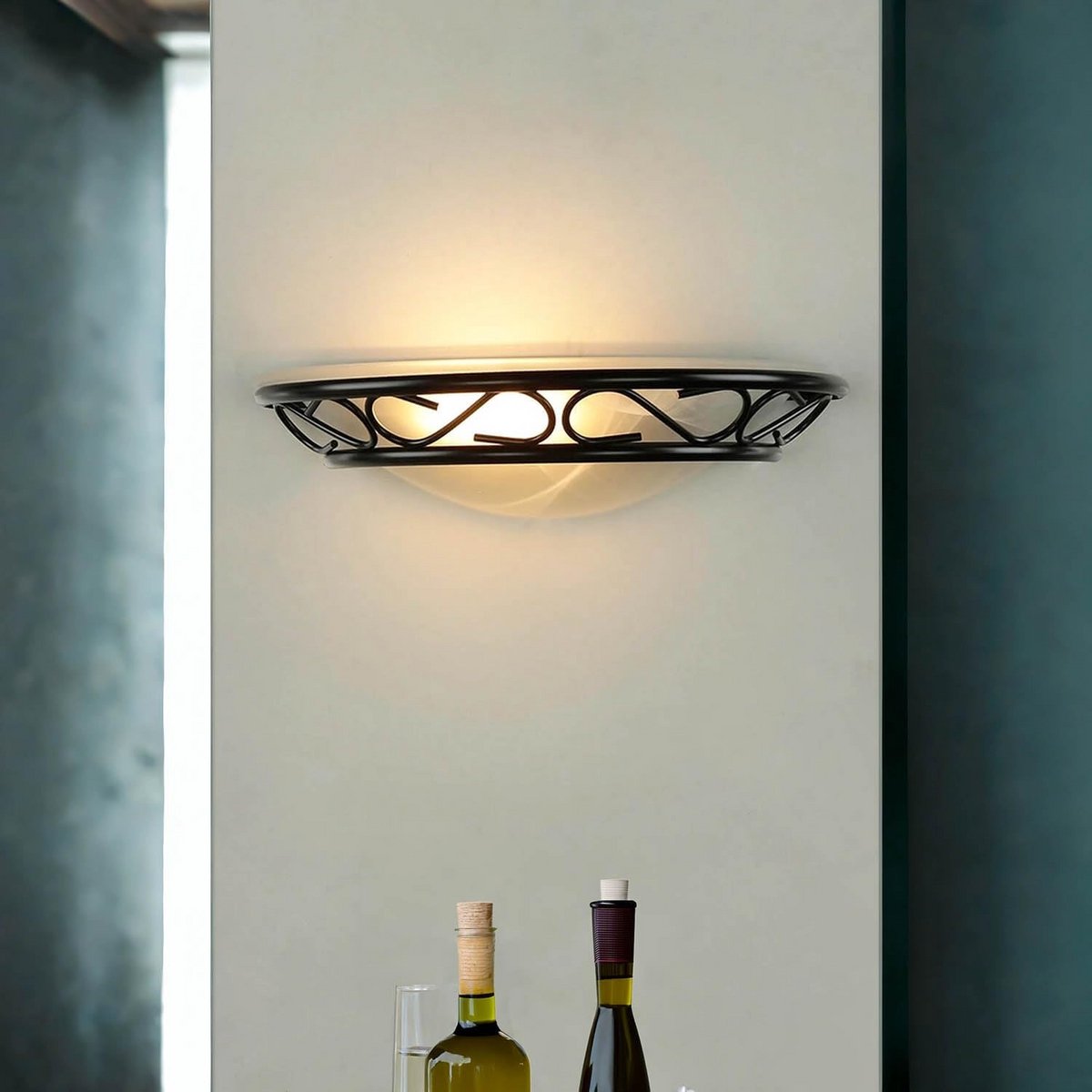 Rustieke Wandlamp Zwart Antiek Design - E14 40W - Voor Slaapkamer en Woonkamer - Metaal en Albastglas