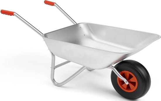 Zilverkleurige kruiwagen met oranje handvatten en een massief wiel met oranje velg.