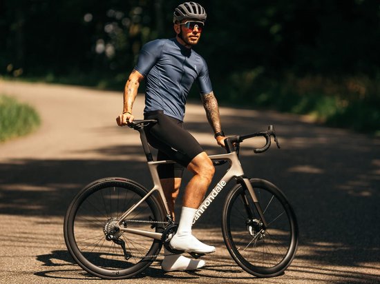BBB Cycling ComfortFit R - Duurzaam Fietsshirt Heren Korte Mouw - 15-25 °C - Ademend MTB en Wielrenshirt - 3 Achterzakken - Staal Blauw van BBB Cycling — afbeelding 2