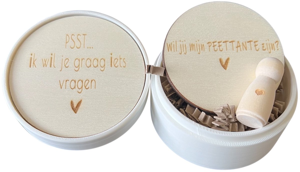 Doosje baby | peg doll | wil jij mijn peettante zijn | meter vragen | meter worden | peettante vragen | peettante worden | cadeau | doosje met een vraag