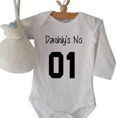 Baby Rompertje met tekst papa's nummer 1 Daddy’s no. 1  | Lange mouw | wit | maat 62-68