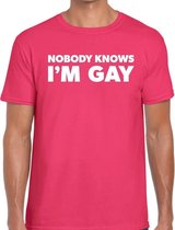 Nobody knows i am gay t-shirt roze voor heren XL