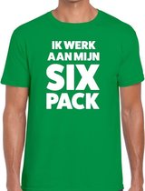 Ik werk aan mijn SIX Pack tekst t-shirt groen heren -  feest shirt Ik werk aan mijn SIX Pack voor heren S