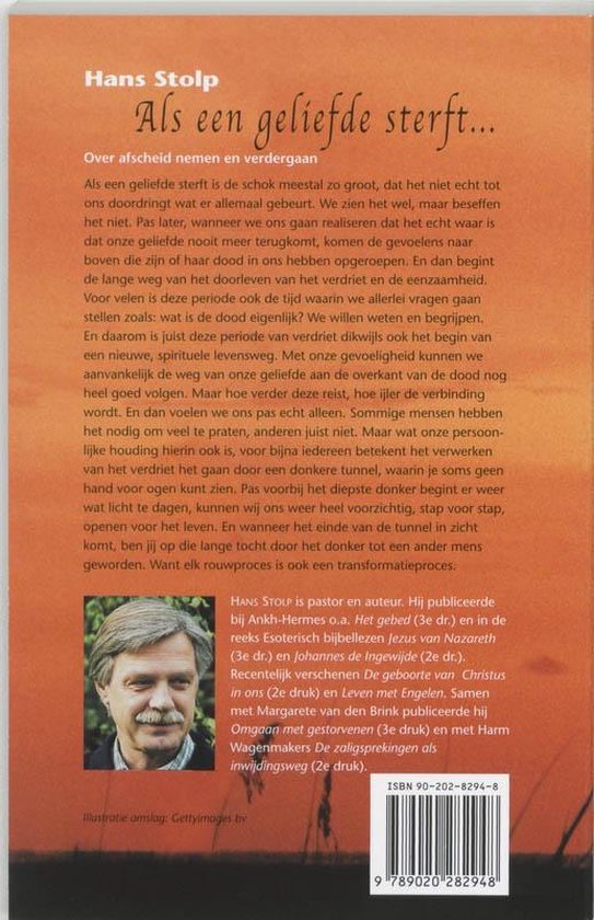 Achterkant van het boek met tekst, een foto van Hans Stolp en een streepjescode.