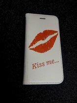 Apple Iphone 7 / 8 / SE2020 Wit bookcase hoesje (Kiss me)