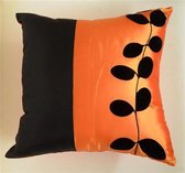 Sierkussen vierkant / 70% Zijde, 30% Polyester / Oranje / 45x45 cm / zwarte streep