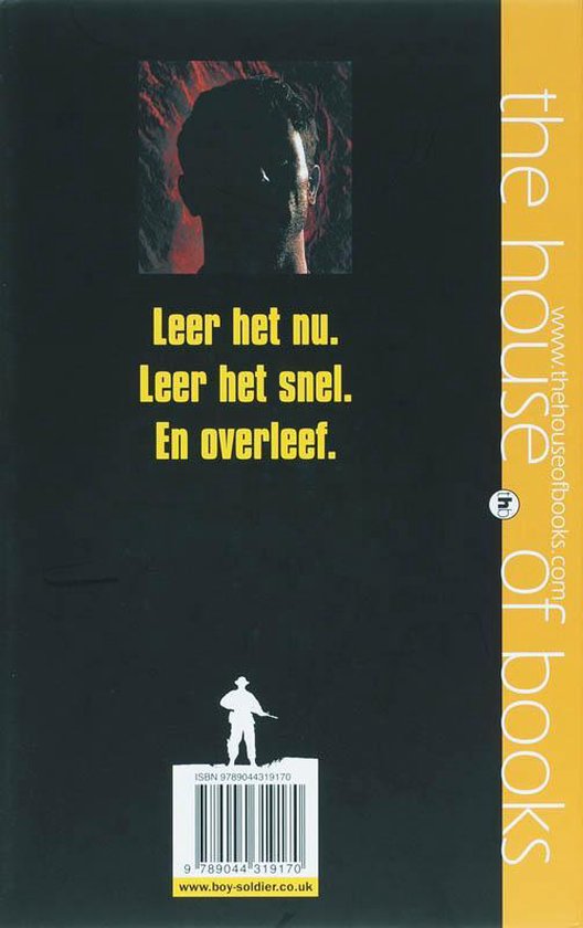Achterkant boek "Vergelding". Tekst: "Leer het nu. Leer het snel. En overleef." Met barcode en silhouet van soldaat.