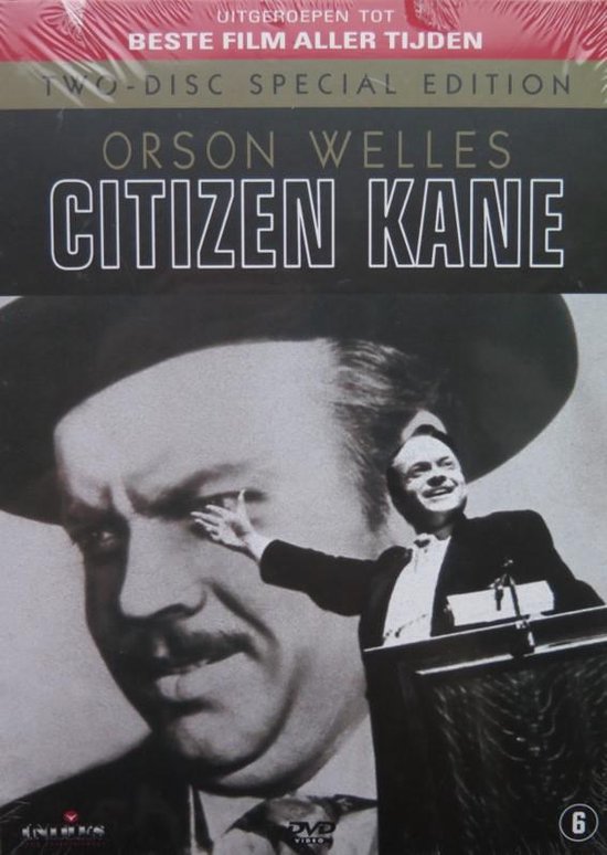 Voorkant van de "Citizen Kane" 2DVD Special Edition. Grote portretfoto van Orson Welles, met kleinere foto van hem op het podium.