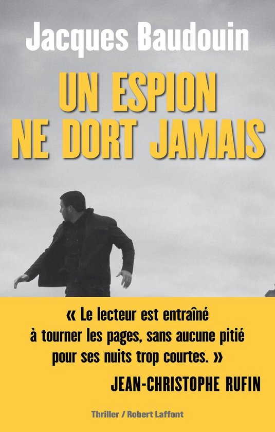 Roman - Un espion ne dort jamais - cover