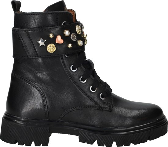 Zwarte leren veterboot met band en decoratie van sterren, hartjes en parels.