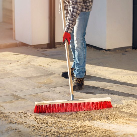 KADAX Straatbezem met lange steel van hout en nylon, veegbezem met metalen steelhouder, brede industriële bezem, comfortabele zaalbezem, zand, verschillende maten (100 cm