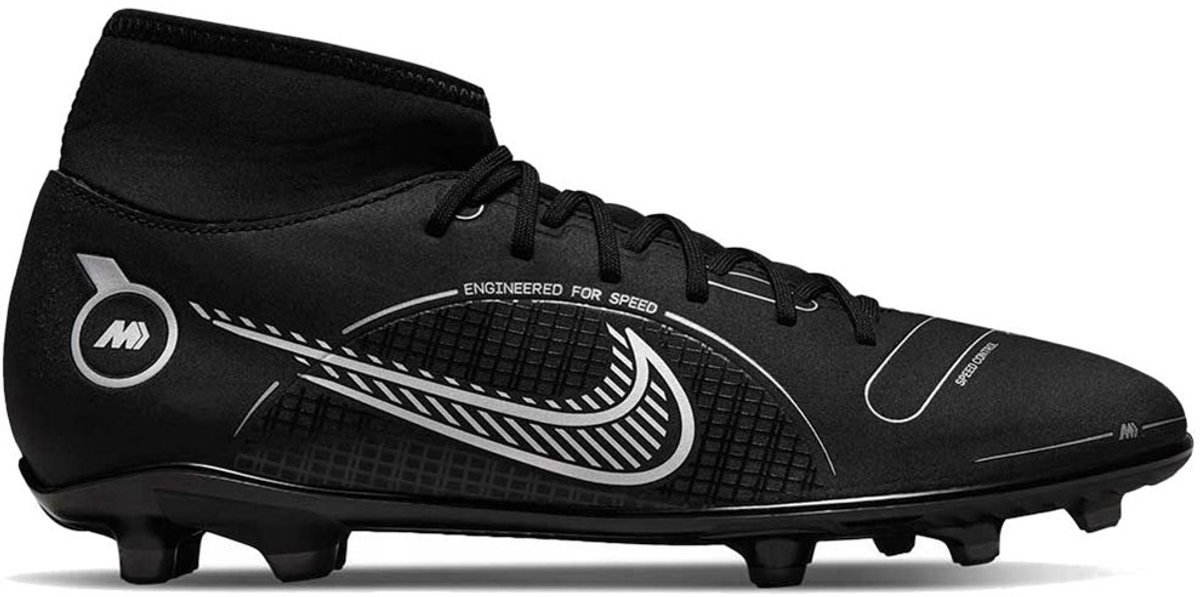 Zwarte Nike Superfly 8 Club voetbalschoenen, maat 38.5, zonder deksel, met opvallende witte details en hoge schacht.