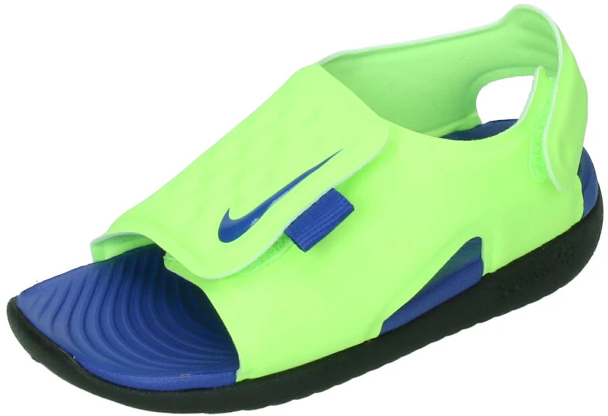 Nike sunray adjust 5 in de kleur . Groen