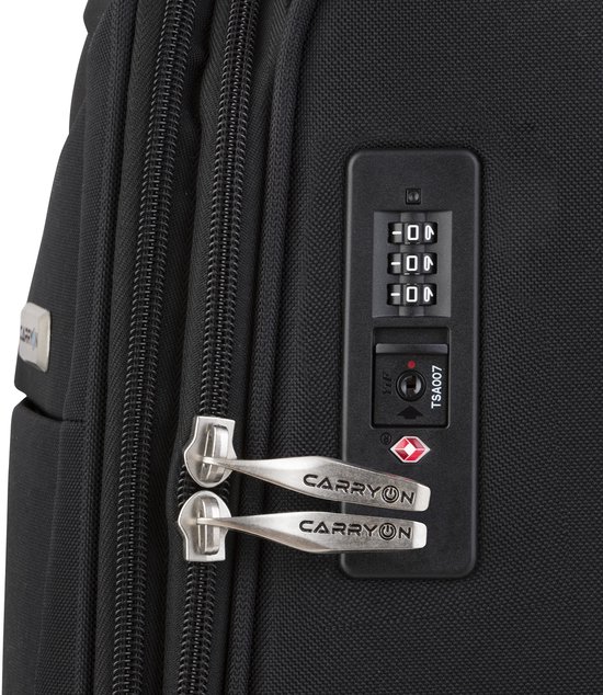 Detail van de zwarte koffer met TSA-cijferslot en zilveren ritstrekkers met 'CARRY ON' logo.