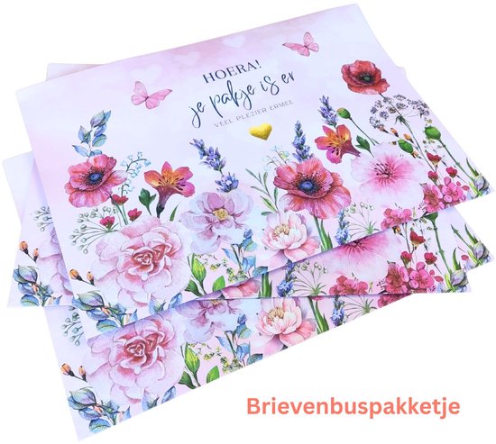 Cartes avec imprimé floral et papillons. Texte : HOERA ! je zal ze er veel plezier ermee.