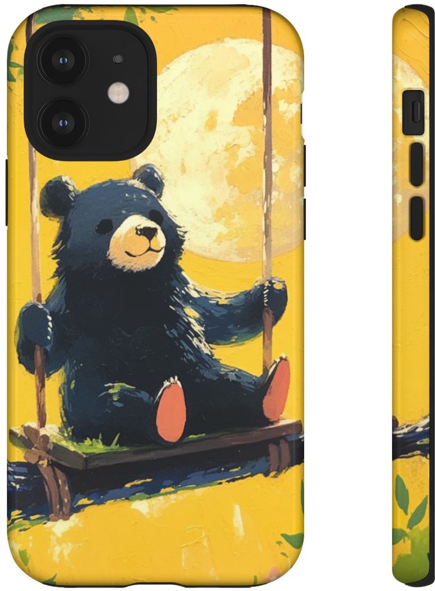 Zwarte Beer op Schommel met Maan – Telefoonhoesje Geschikt voor iPhone 12