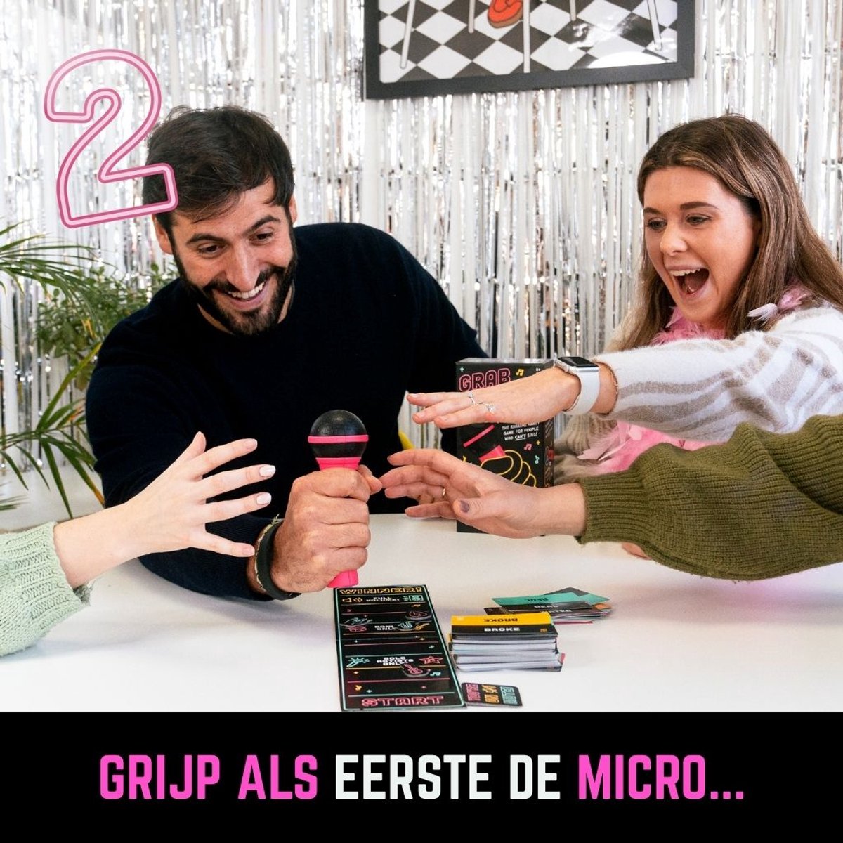Megableu Grab The Mic - Karaoke Partyspel - Muziekspel voor 2-10 Spelers - Bekend van TikTok - Nederlandstalige versie — afbeelding 3