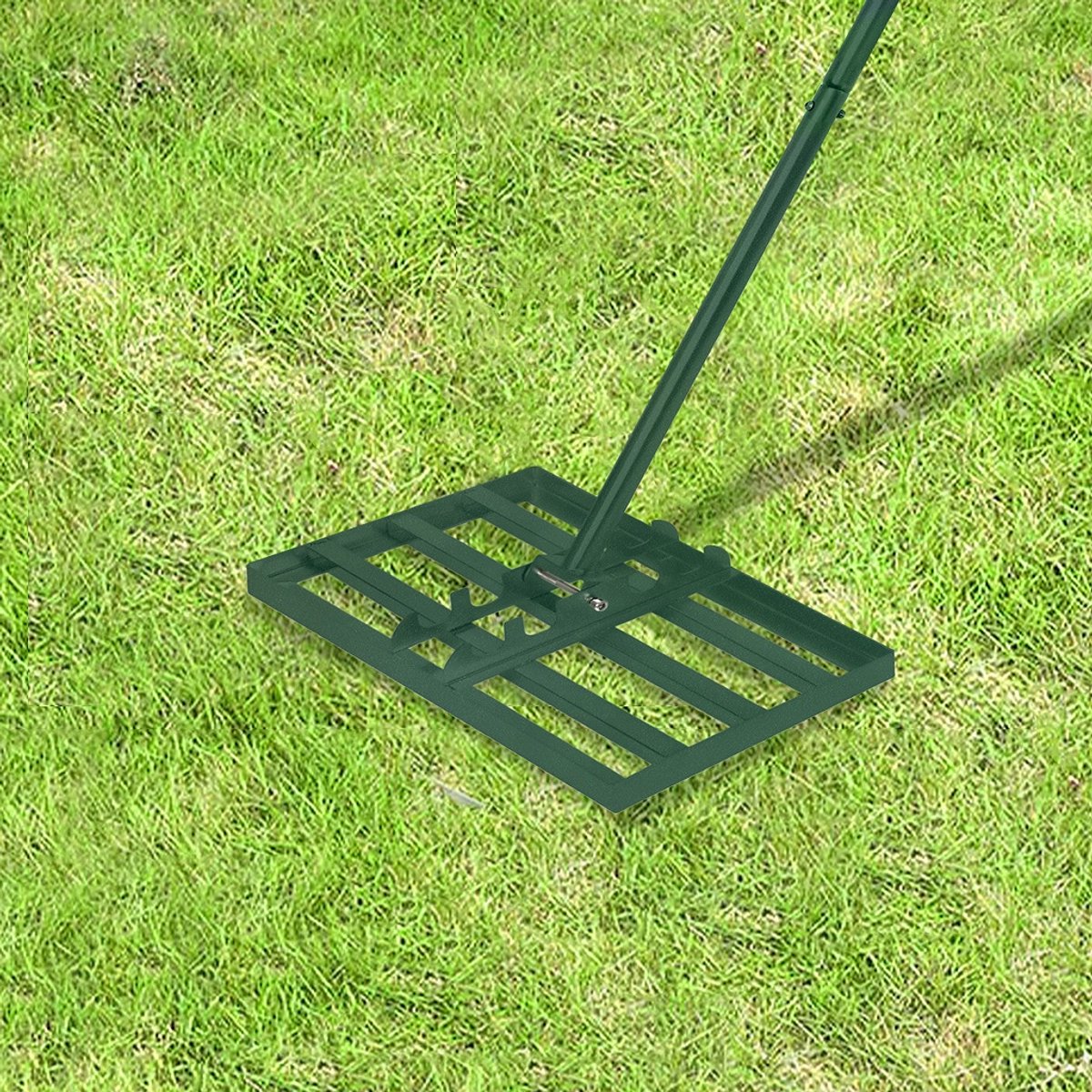 NAIZY Gazonhark Metalen gazonnivellerende hark met verstelbare handgreep Oppervlaktenivellerend gazonduwer Nivellerende hark Gazongereedschap voor golftuin Grasoppervlak 25x50cm, groen
