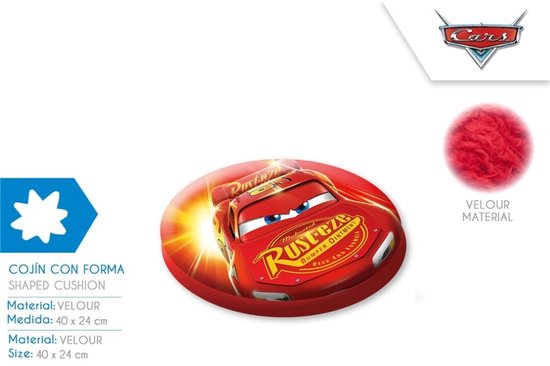Rood sierkussen met de afbeelding van Lightning McQueen uit Cars. Gemaakt van zacht velours materiaal.