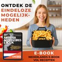 Vrouw met een airfryer bakje vol frietjes, met een e-book ernaast.