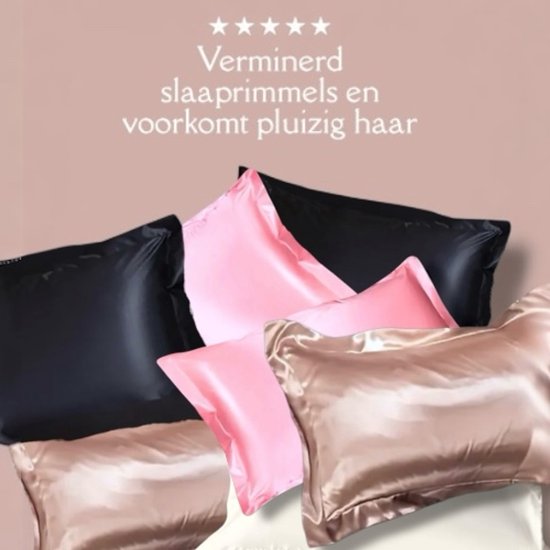 Stapel kussenslopen in zwart, roze en rosé satijn. Tekst: 'Vermindert slaaprimpels en voorkomt pluizig haar'.