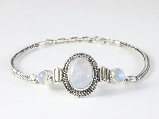 Bracelet en argent décoré avec pierre de lune arc-en-ciel