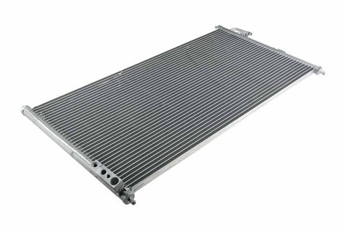 Condensor airconditioning OEM 92110CA000