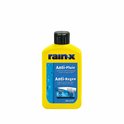 Gele fles Rain-X Anti-Pluie met gele en witte tekst. Links een illustratie van druppels op behandeld en onbehandeld glas.