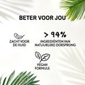 Tekst 'Beter voor jou' met iconen voor zacht voor de huid, >94% natuurlijke ingrediënten en vegan formule.