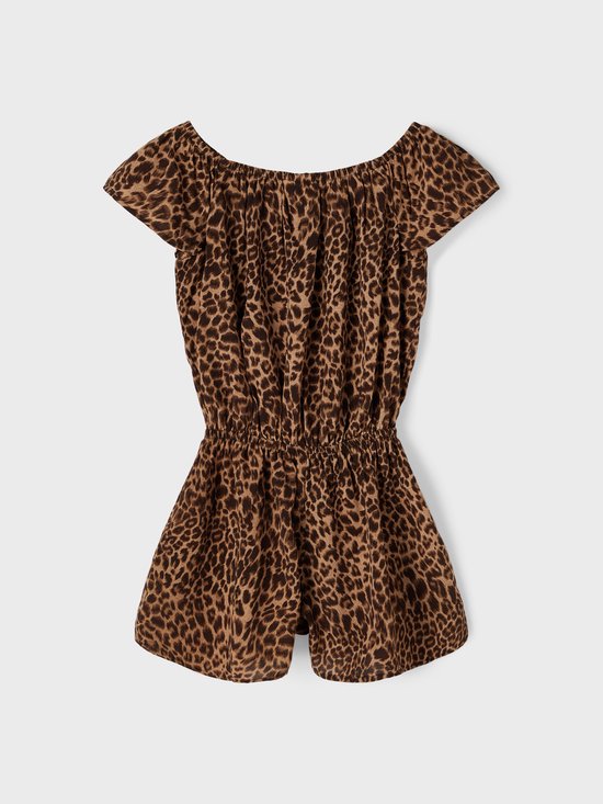 Bruin shortpak met luipaardprint, elastiek in de taille en off-shoulder halslijn.