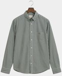 Groene gestreepte blouse van Gant, hangend aan een kledinghanger