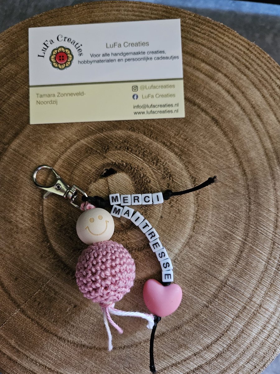 Porte-clés « Merci Maîtresse » avec poupée porte-bonheur
